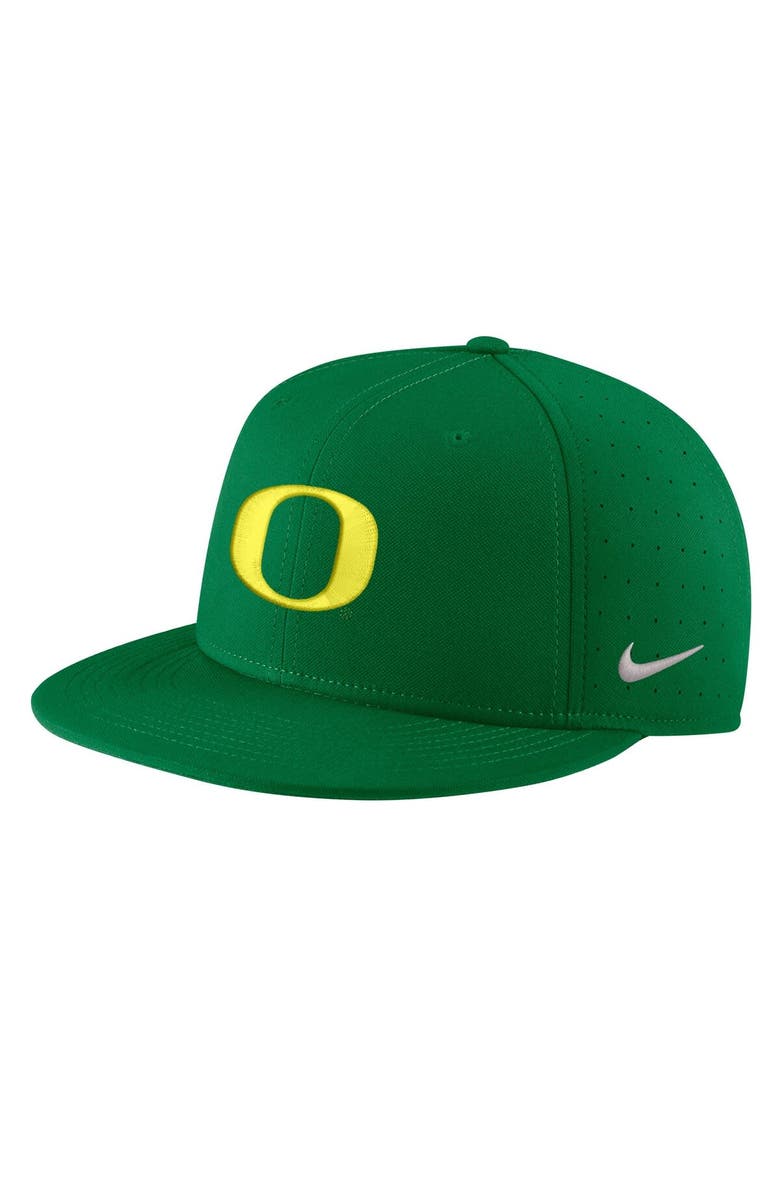 Nike Men's Nike Green Oregon Ducks Aero True Baseball Performance Fitted Hat, Main, color, 