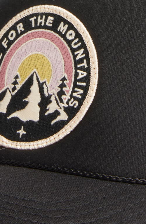 Friday Feelin ' Made For The Mountains Trucker Hat In Black