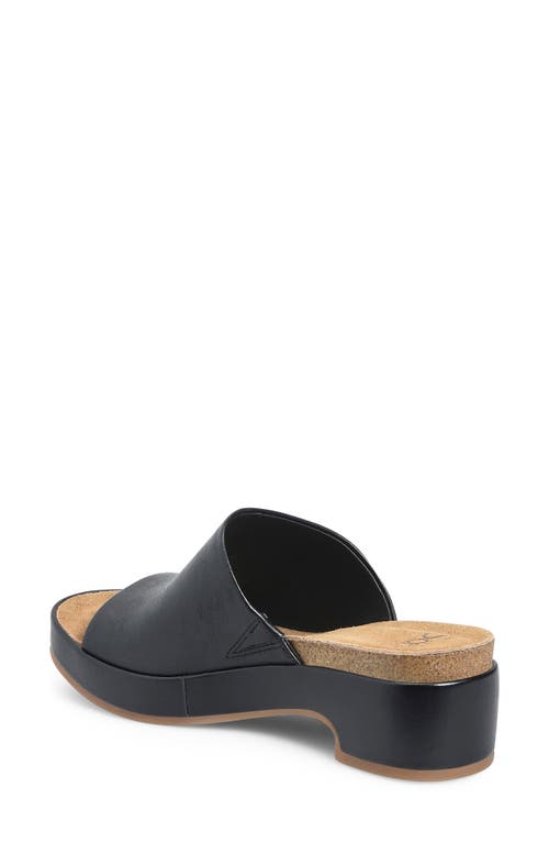 Söfft Cass Platform Slide Sandal In Black