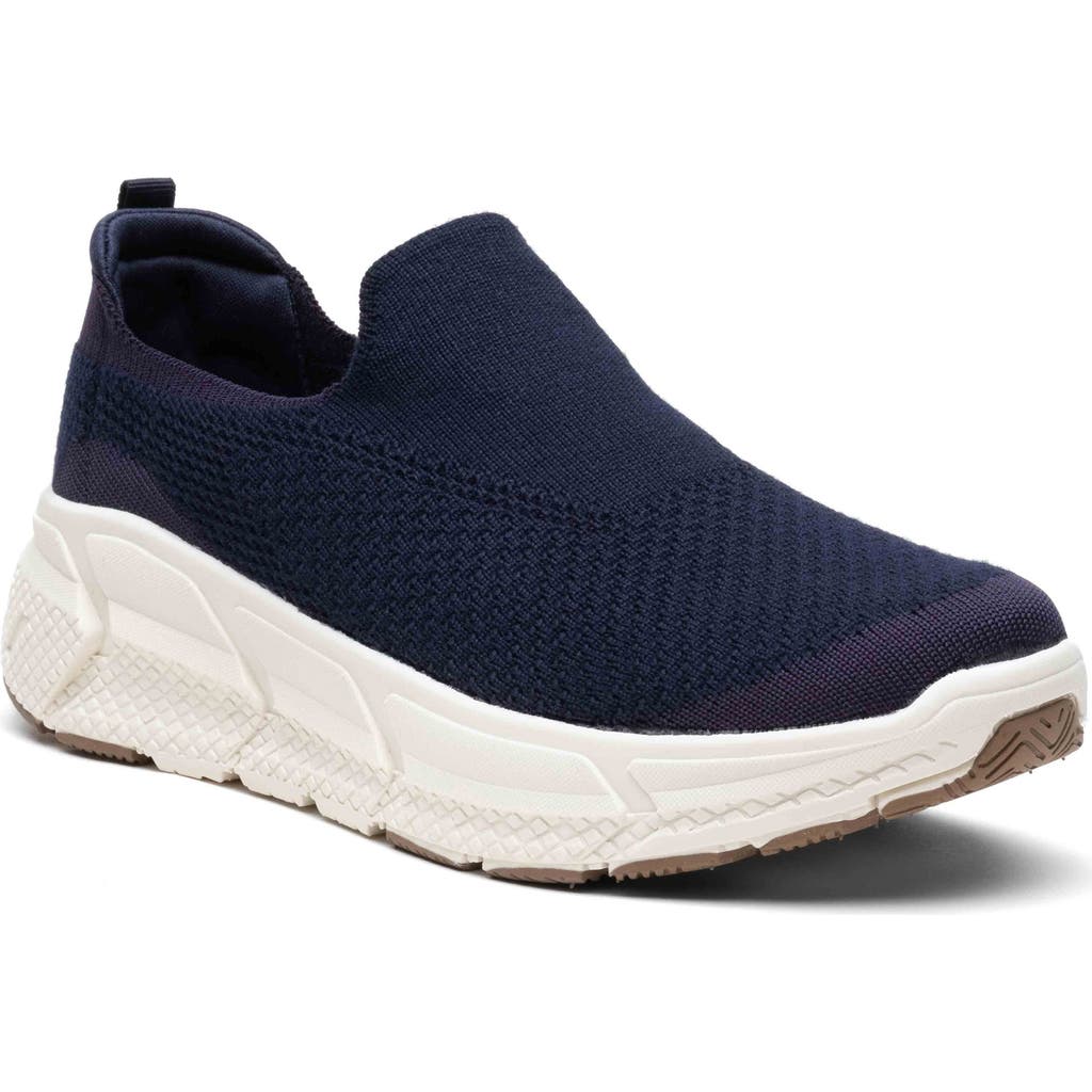 Woolloomooloo Women's Woolf Slip On In Navy In Navy