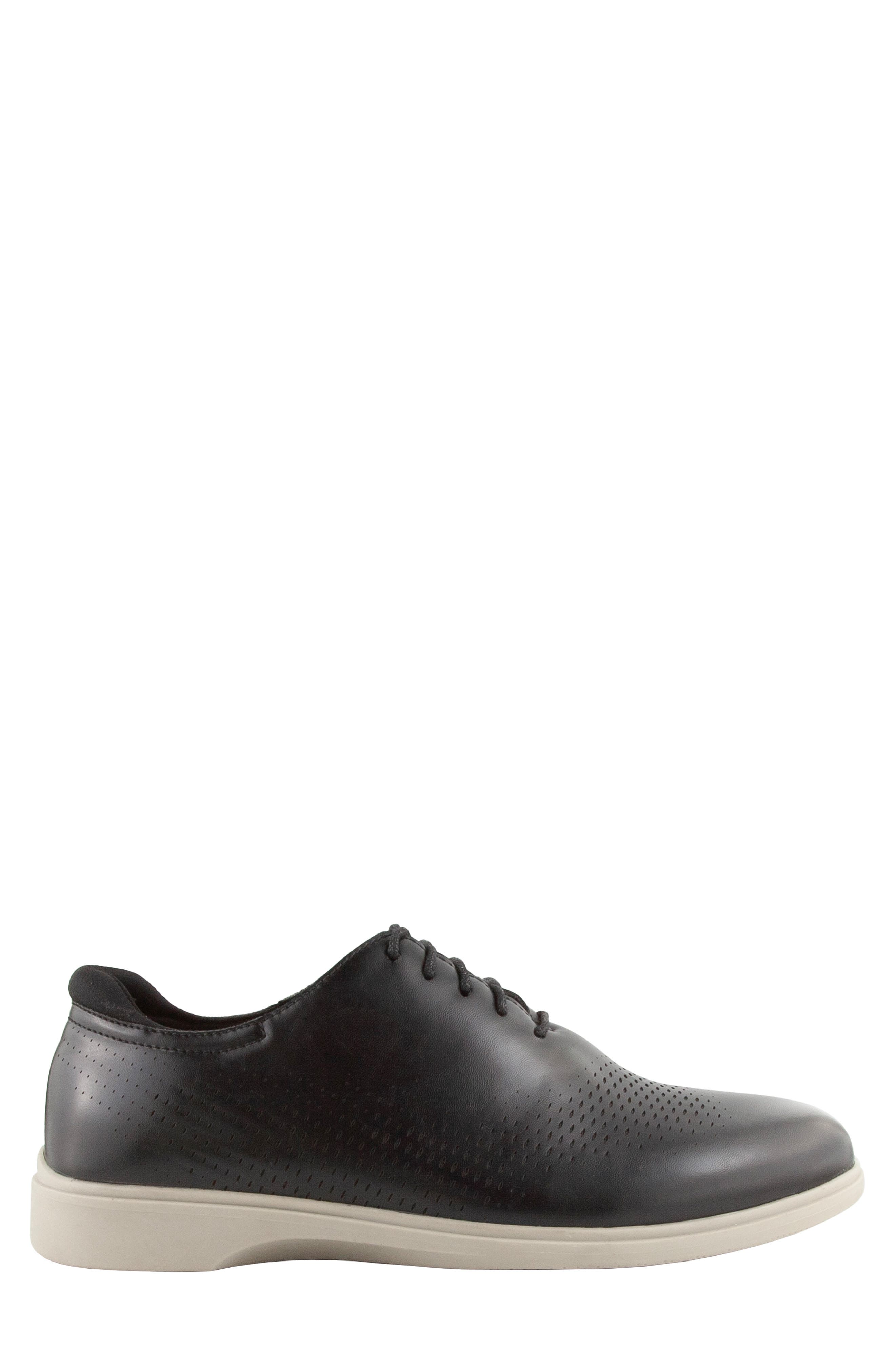 Deer Stags Valencia Oxford, Alternate, color, Black