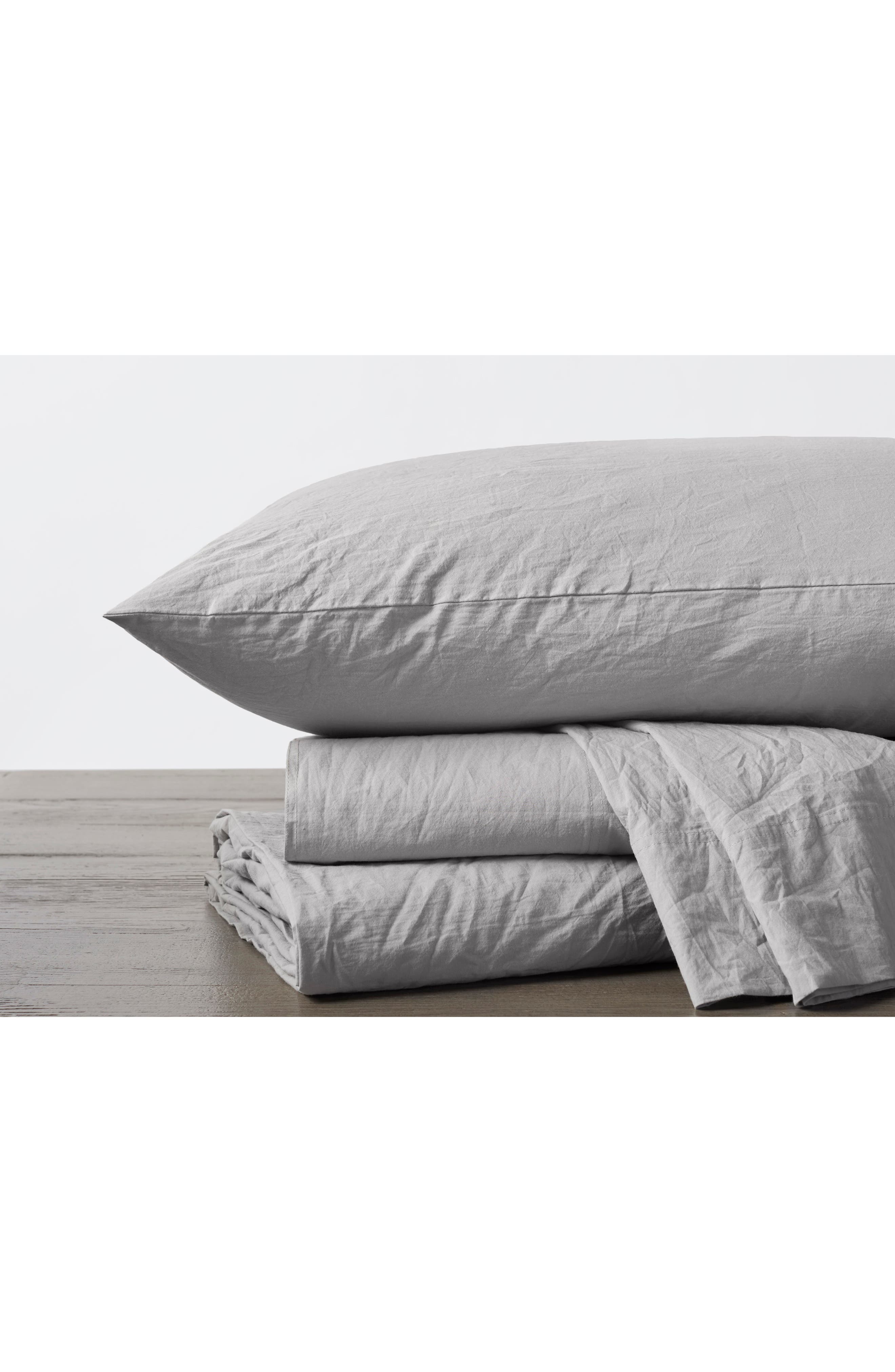 Coyuchi Set of 2 Organic Crinkled Percale Pillowcases in Pewter 