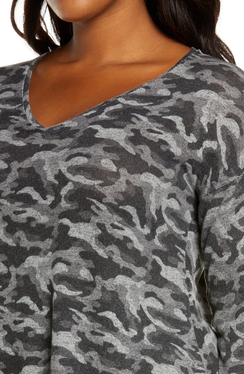 Bobeau Sami Camo V-Neck Top, Alternate, color, 