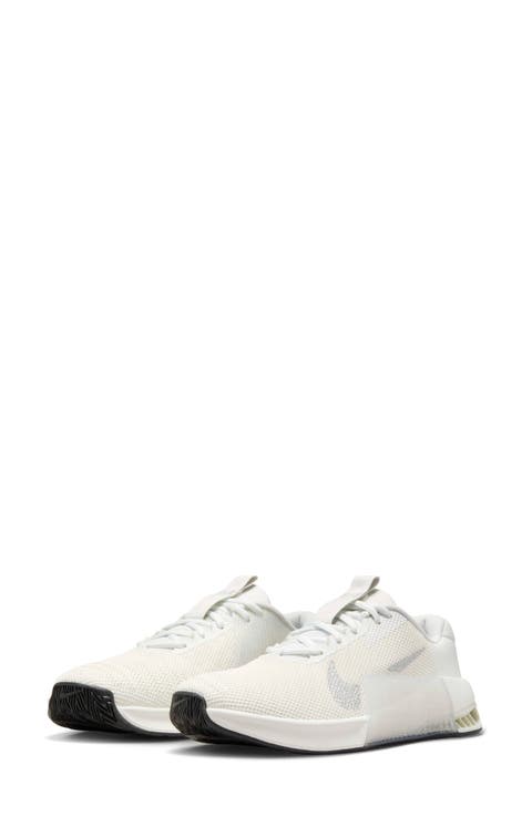 Metcon 9 Training Shoe (Women)