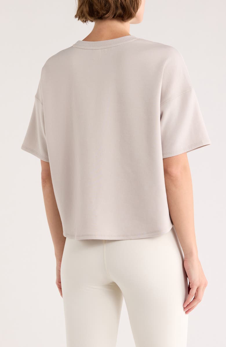 YOGALICIOUS Scuba City Tulip Hem Crop T-Shirt, Alternate, color, Shadow Rock/ White Piping