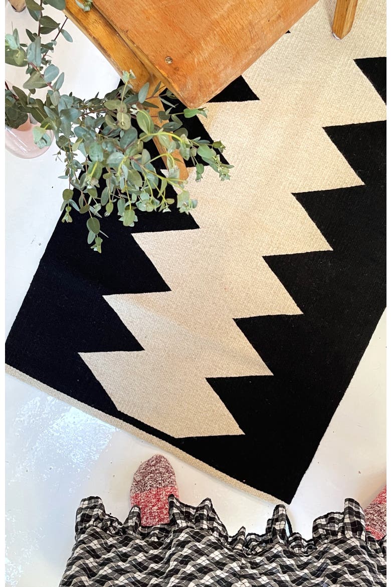 Zapotec Zig Zag Handwoven Flatweave Wool Rug, Alternate, color, Black