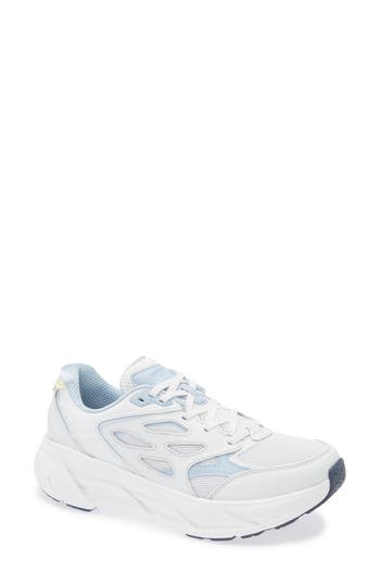 Clifton L Walking Sneaker