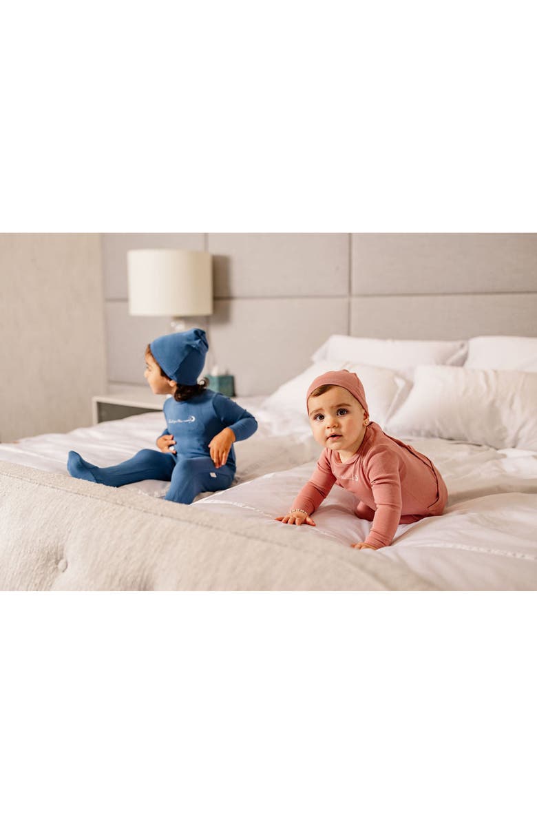 Pouf Girls Shoot for the Moon Footie, Alternate, color, Pink