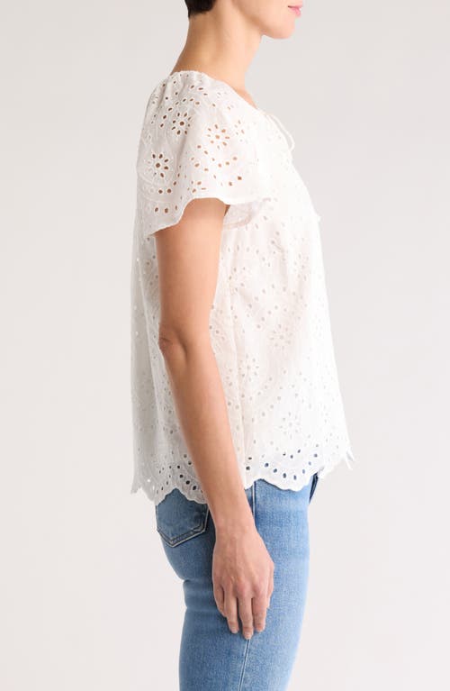 GIBSONLOOK GIBSONLOOK EYELET FLUTTER SLEEVE TOP 