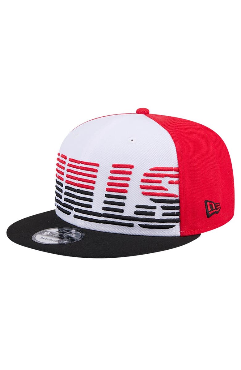 New Era Men's New Era White/Black Chicago Bulls Throwback Gradient Tech Font 9FIFTY Snapback Hat, Alternate, color, White