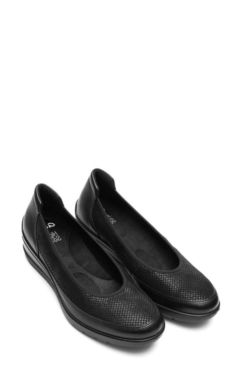 Zinnia Wedge Loafer (Women)