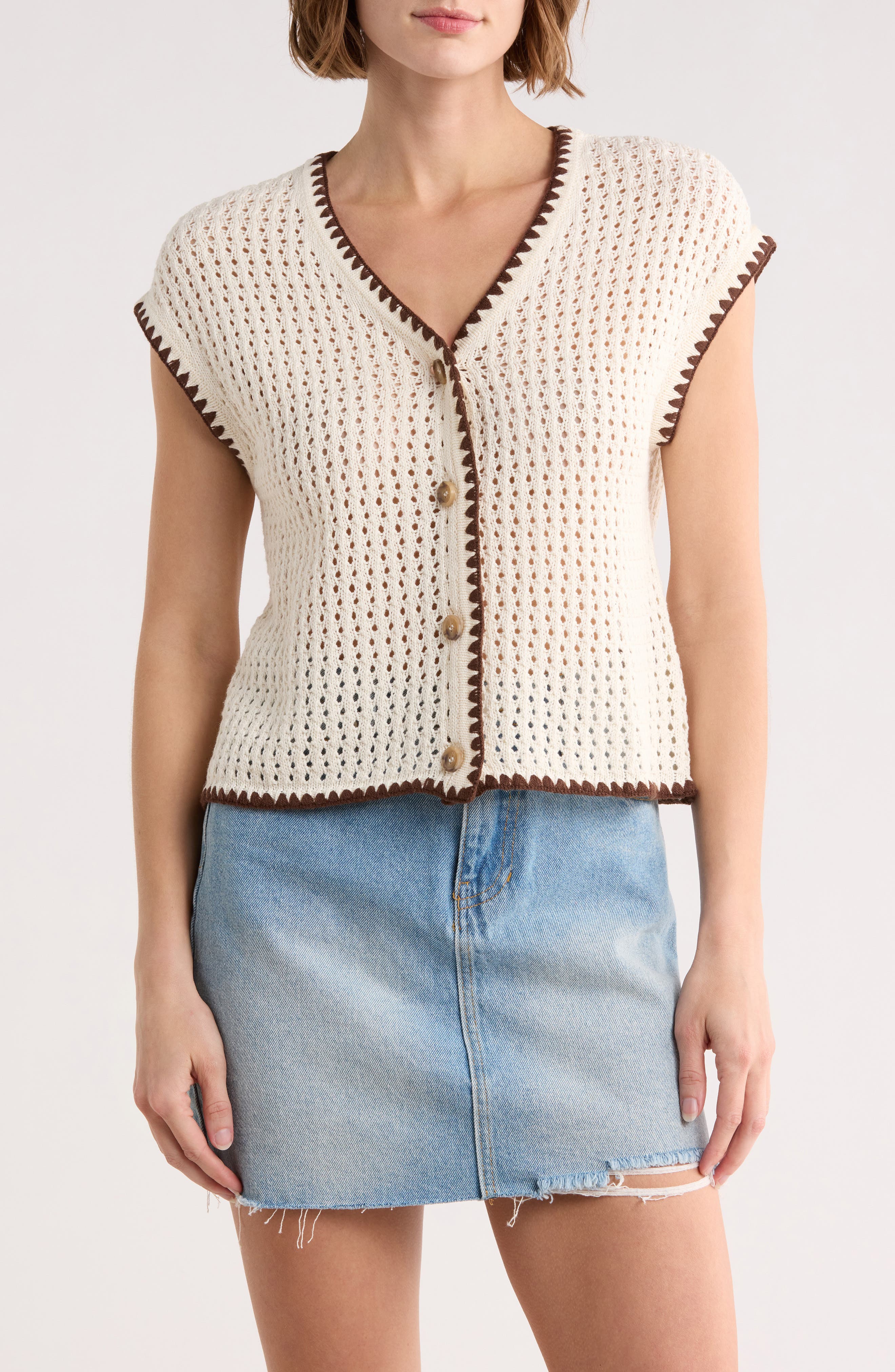 Blu Pepper Contrast Trim Button Front Knit Top