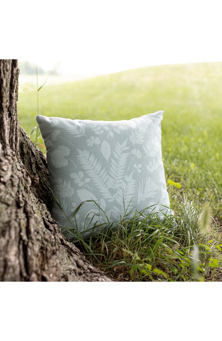 Foreside Home and Garden Sun Print Blue Decorative Indoor/Outdoor Accent Throw Pillow, 18" x 18", Alternate, color, Blue
