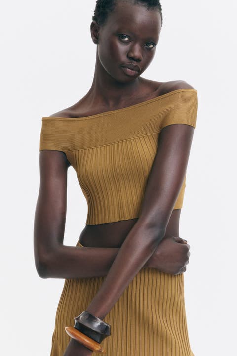 Off-the-shoulder Crop Top