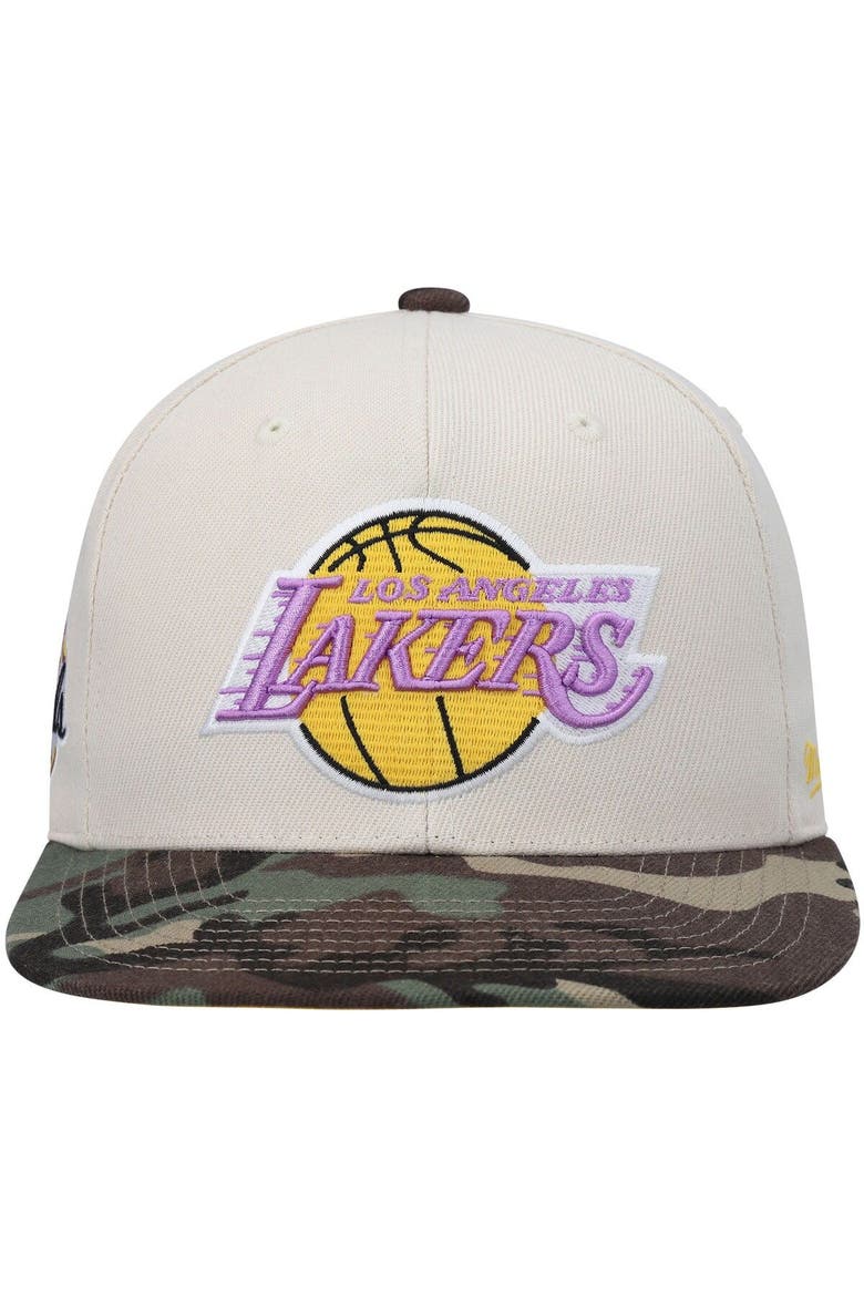 Men's Mitchell & Ness Cream Los Angeles Lakers Hardwood Classics 2010 NBA Finals Patch Off White Camo Fitted Hat, Alternate, color, Cream