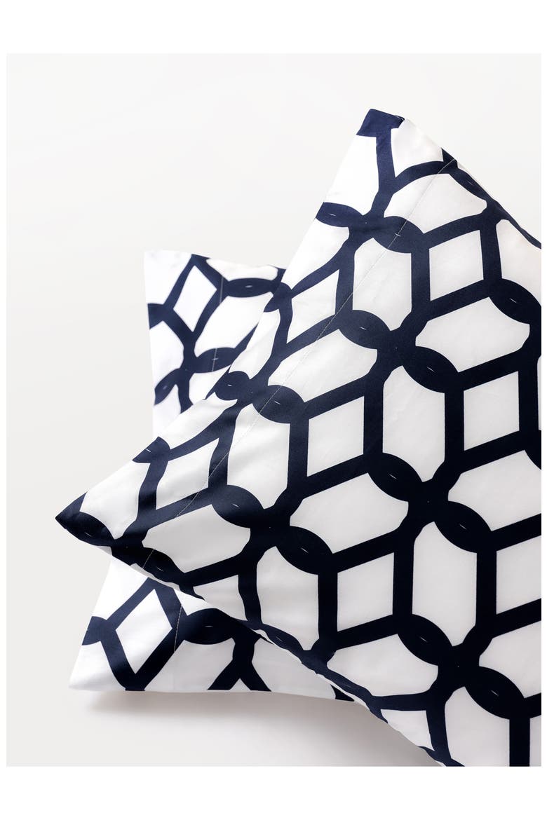 Set of Two Chain Print Pillowcases, Alternate, color, NAVY