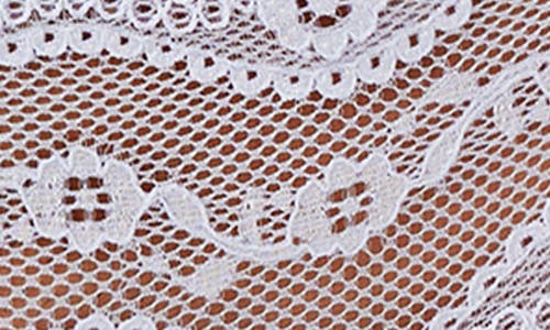 B.tempt'd By Wacoal B. Tempt'd By Wacoal Lace Kiss Thong