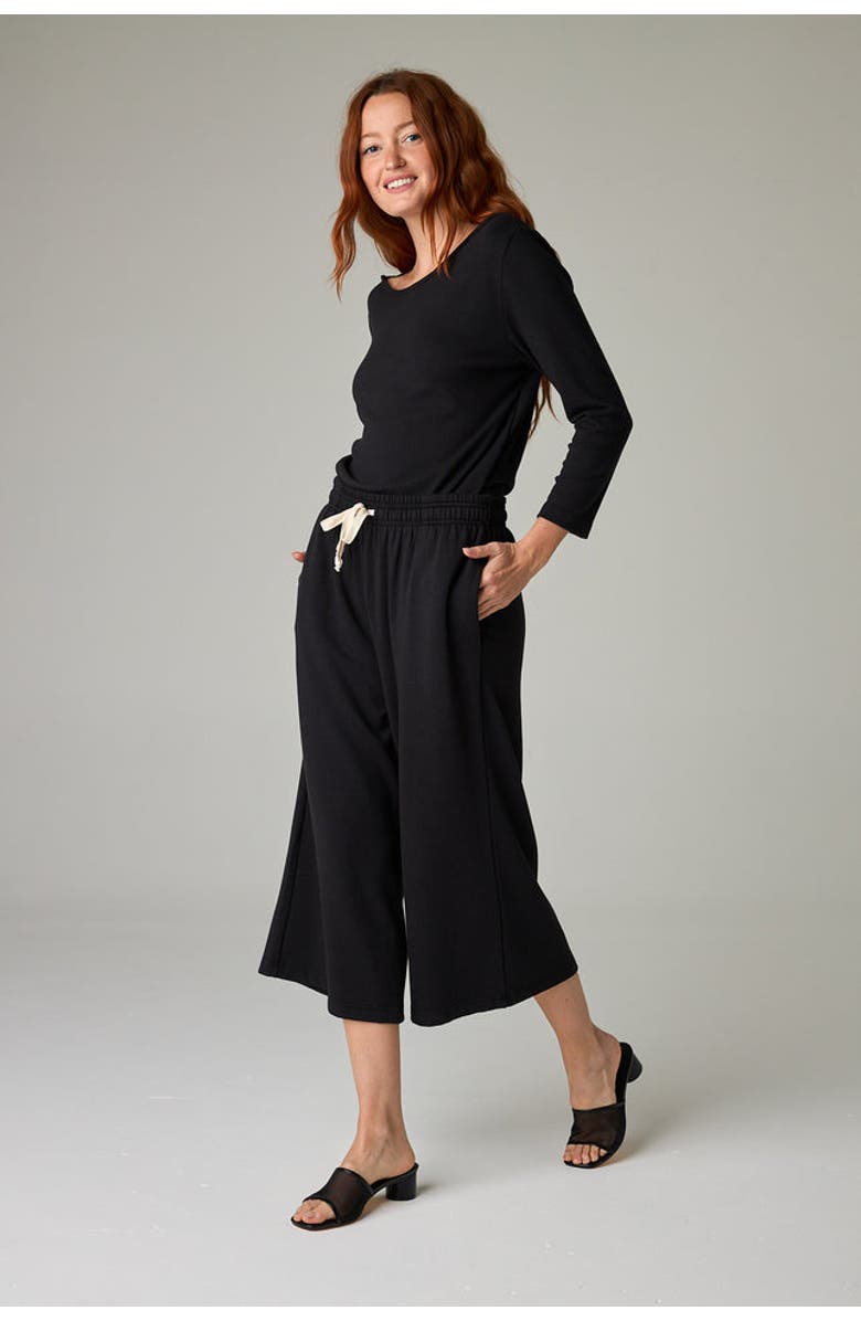 eavolu Baikal Eco-Luxe Fleece Crop Pant - Cloud-Soft Comfort, Alternate, color, Coal Black