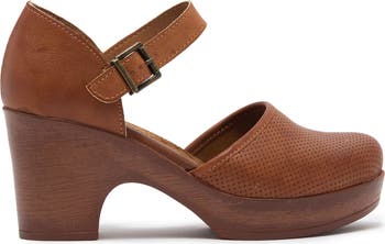 Gia Woodgrain Platform Mary Jane Pump