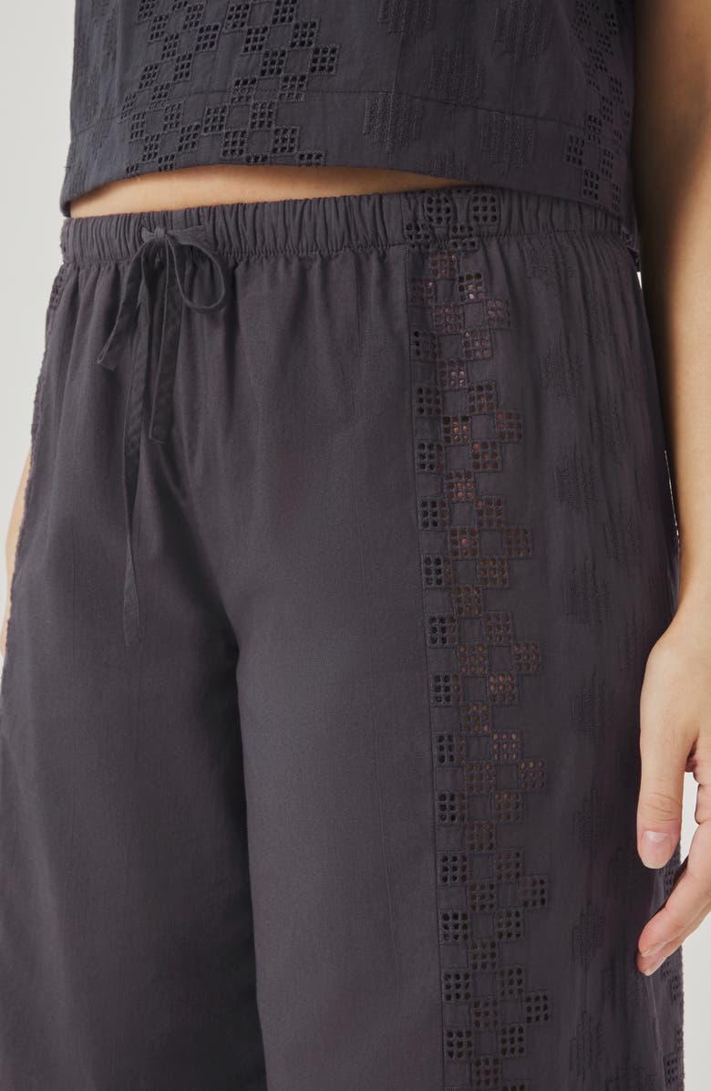 Splendid Kenzie Geo Eyelet Crop Wide Leg Pants, Alternate, color, Lead Grey