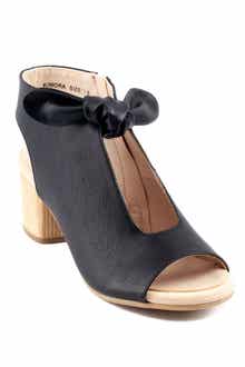 GC SHOES Kimora Bow Block Heel Bootie