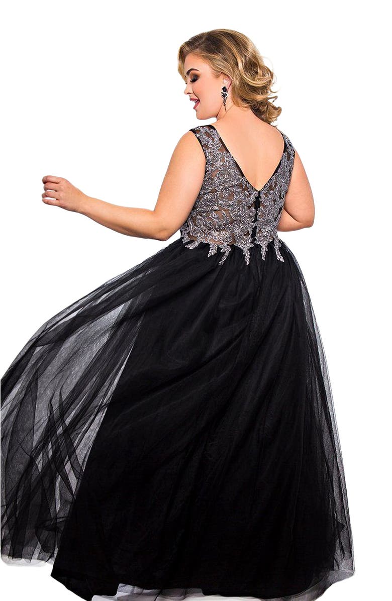 Sydney's Closet Sleeveless V-neck Embroidered Lace A-Line Plus Size Gown, Alternate, color, 