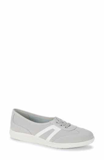 BARETRAPS Vannie Slip-On Sneaker