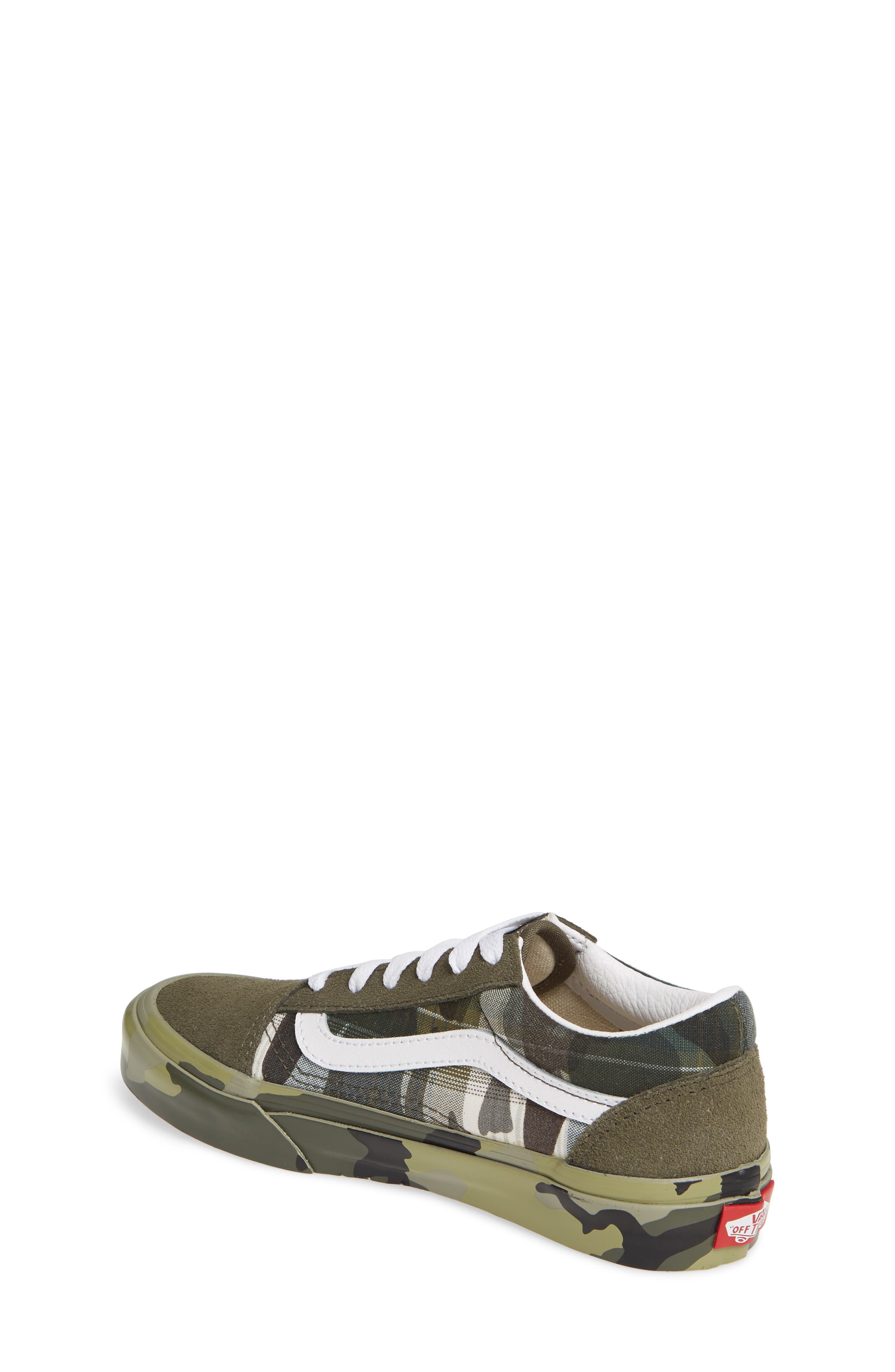 Vans Old Skool Sneaker, Alternate, color, 