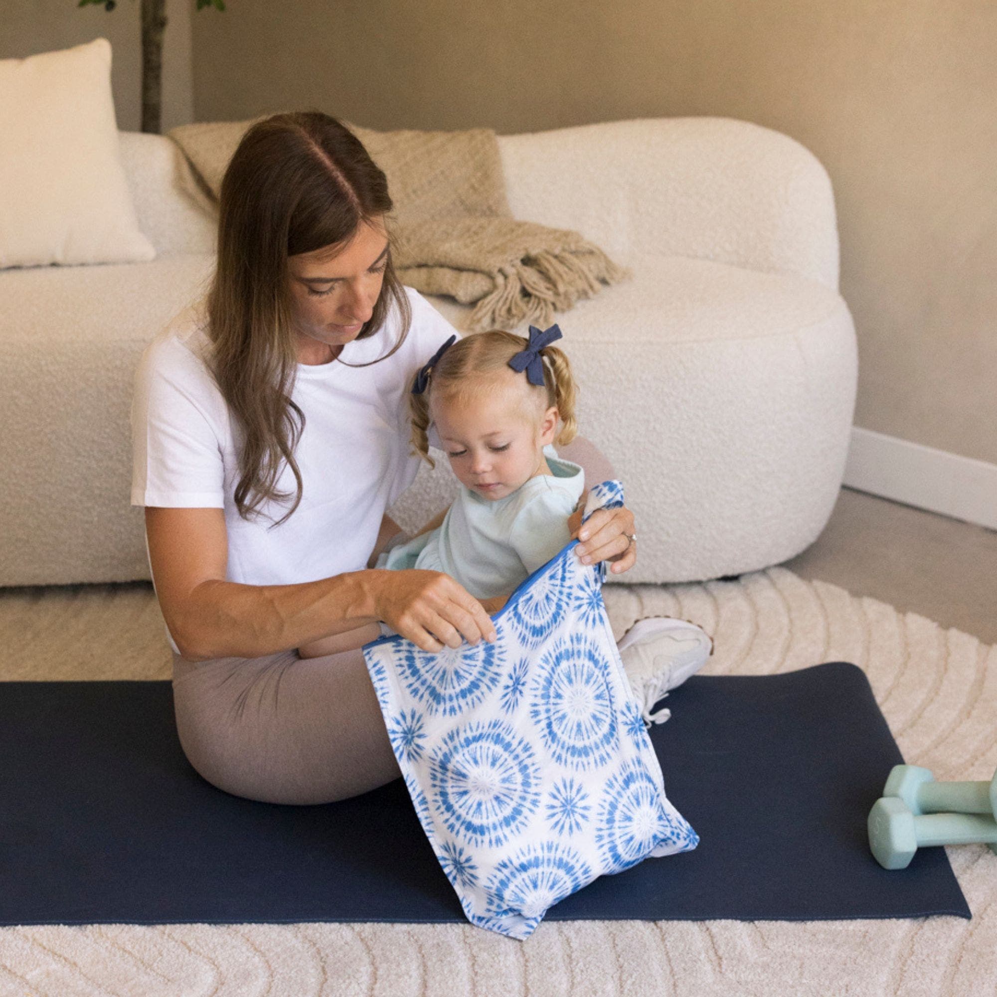 Tiny Twinkle Mess-Proof Waterproof Washable Baby/Toddler Wet Bags, Alternate, color, Blue Tie Dye