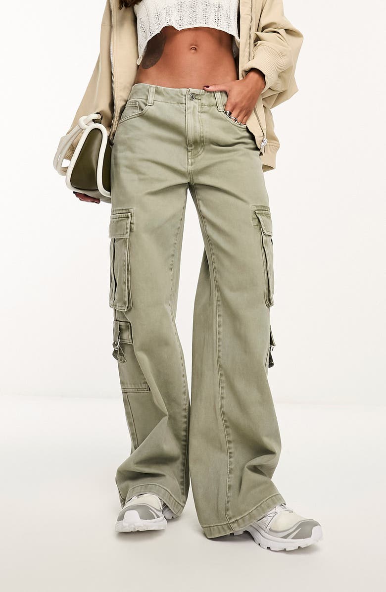 ASOS DESIGN Low Rise Wide Leg Cargo Pants, Main, color, 