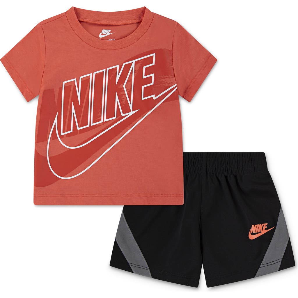 Nike On The Move T-shirt & Shorts Set In Red