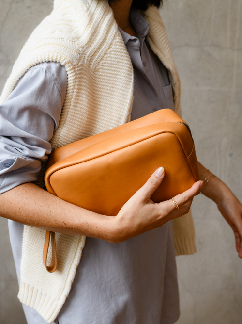 Able Avery Dopp Kit In Cognac