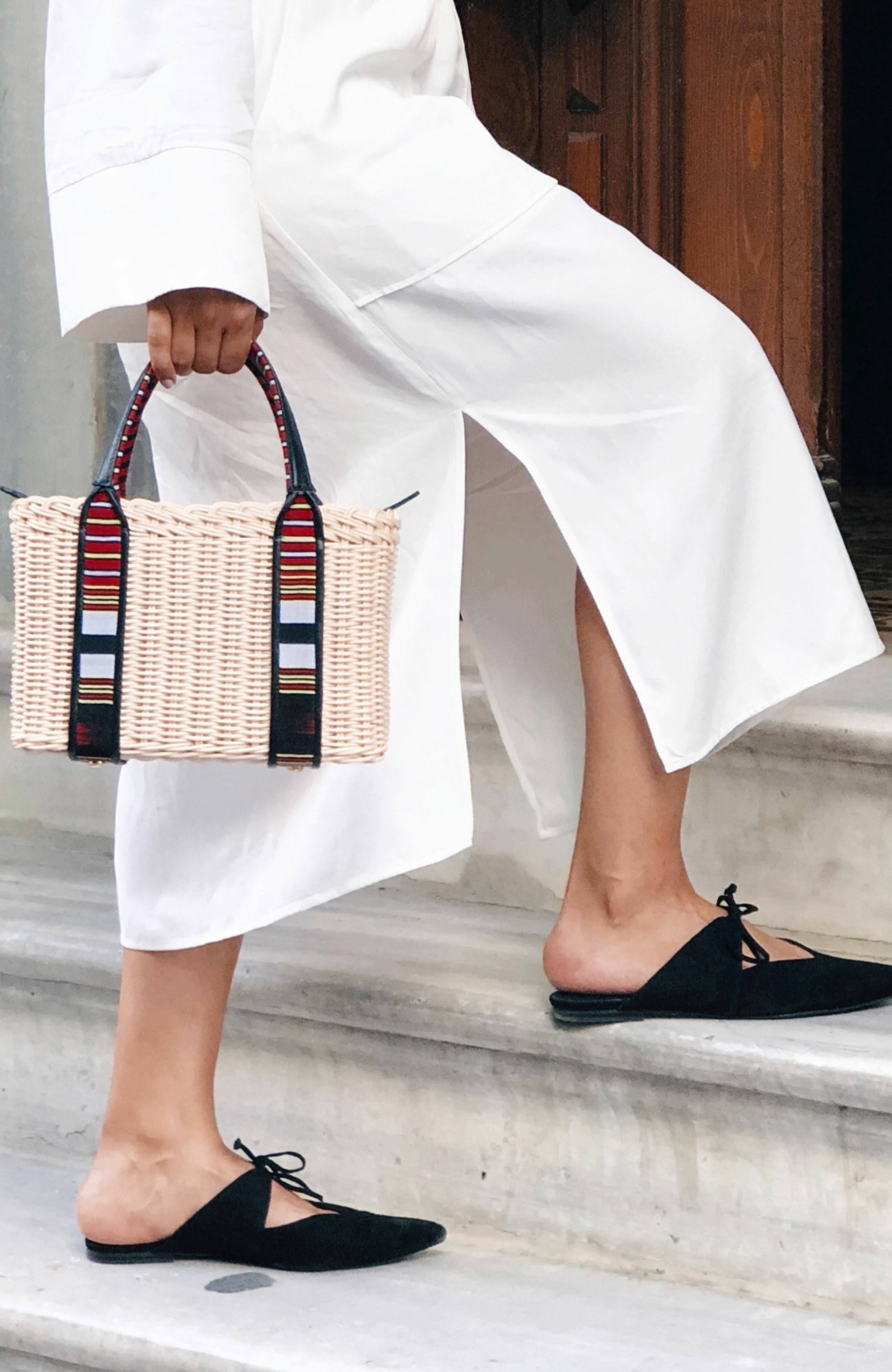 K'ai & Vrosi Woven Straw Handbag with Leather Trimmed Handles, Alternate, color, Black