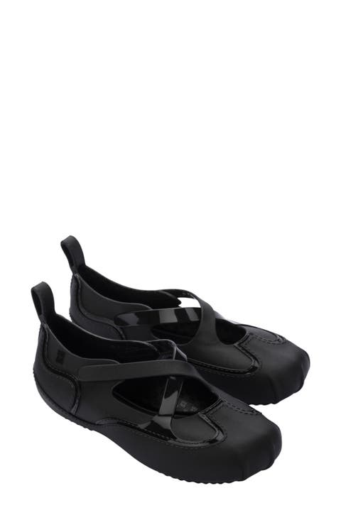 Aira Water Resistant Mary Jane Sneaker