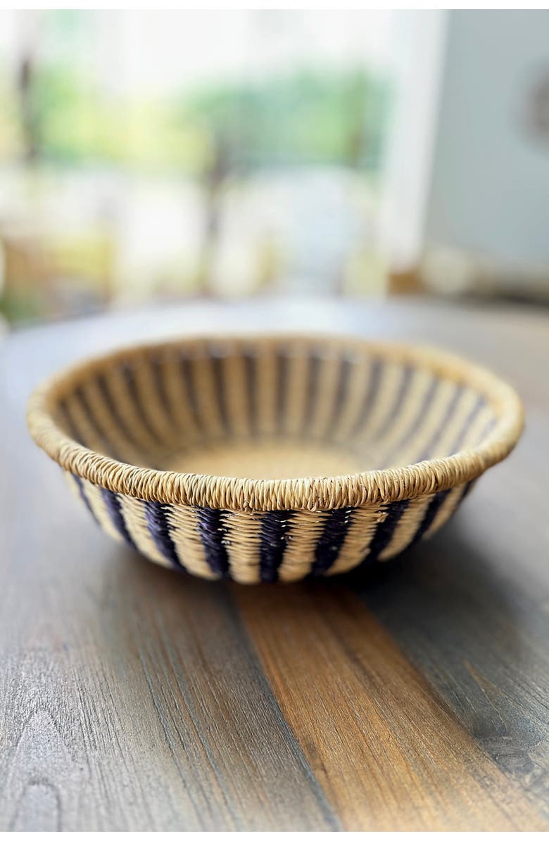 Mbare Handwoven Large Large Tray Basket, Alternate, color, Natural
Black