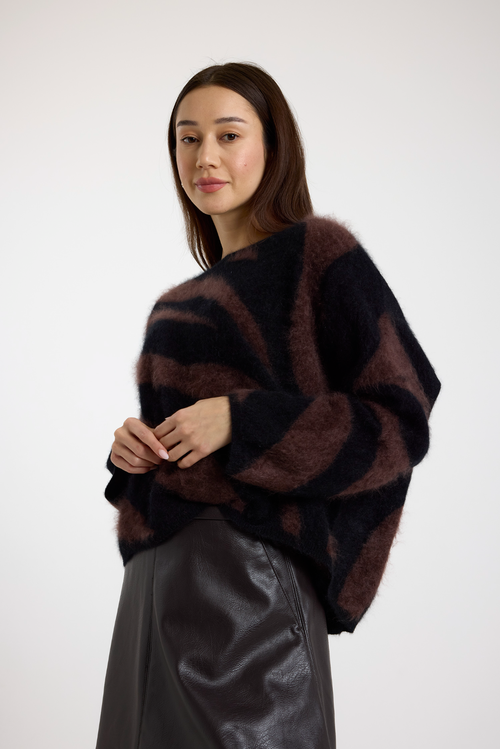 Brodie Pure Cashmere Brushed Crew Neck 100% Cashmere Sweater In Brown