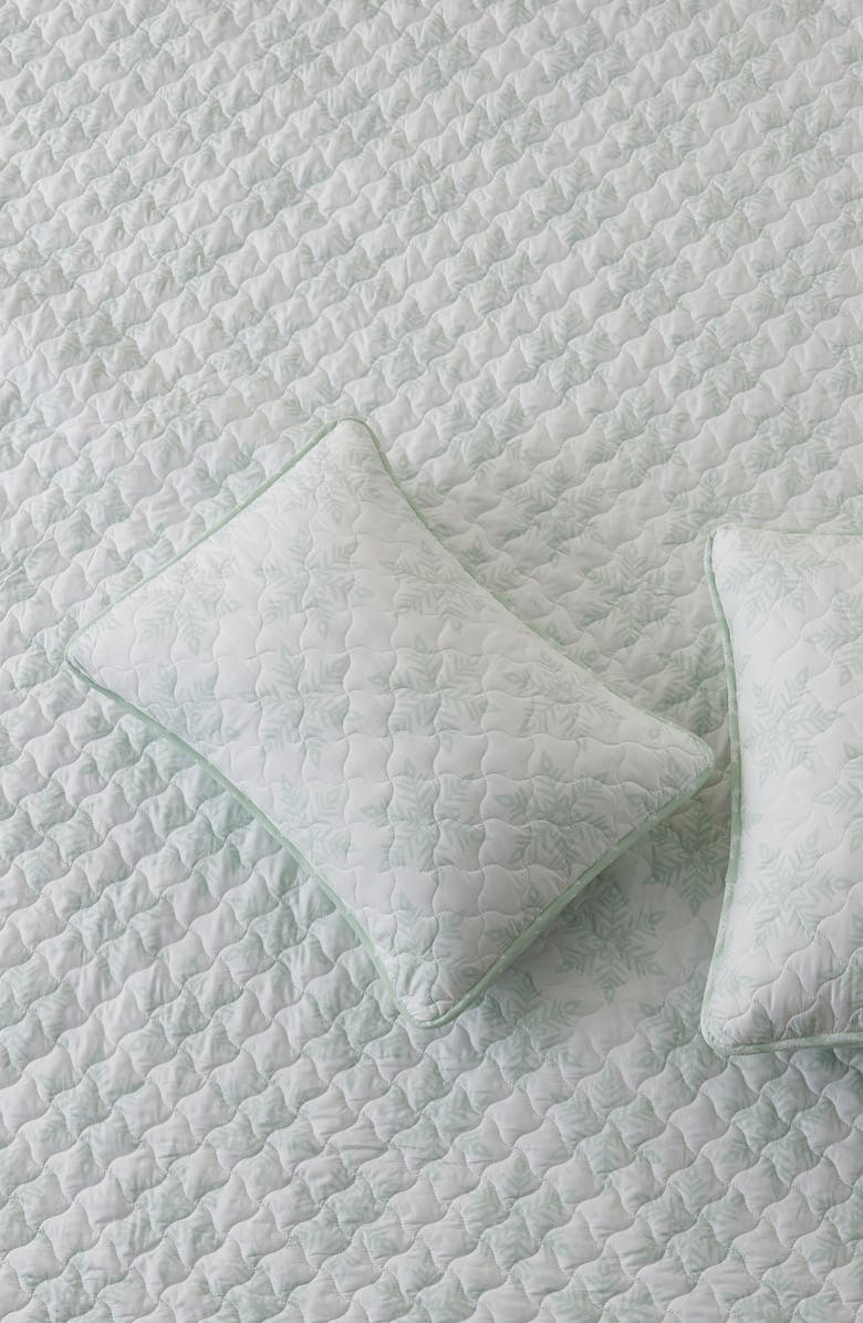 Woven & Weft Winter Snowman Quilt & Sham Set, Alternate, color, Large Snowflake