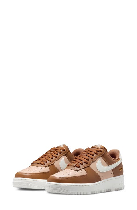 Air Force 1 '07 Basketball Sneaker
