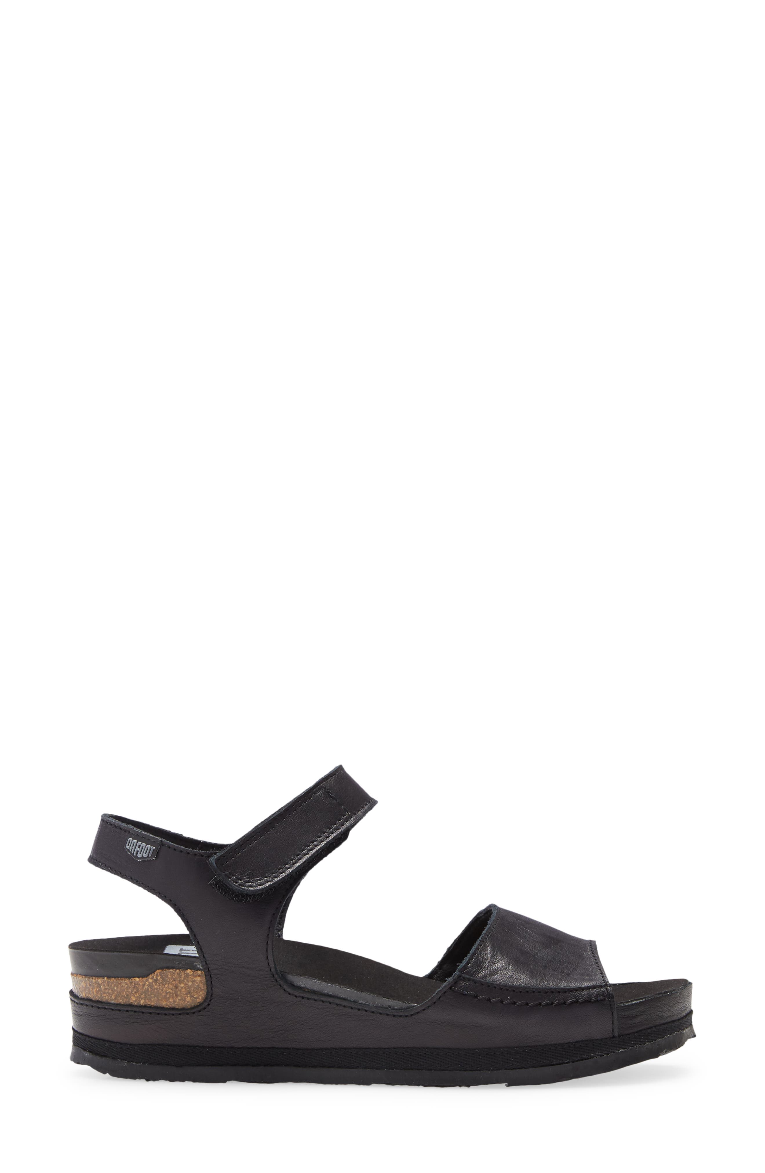 On Foot Platform Sandal, Alternate, color, Black