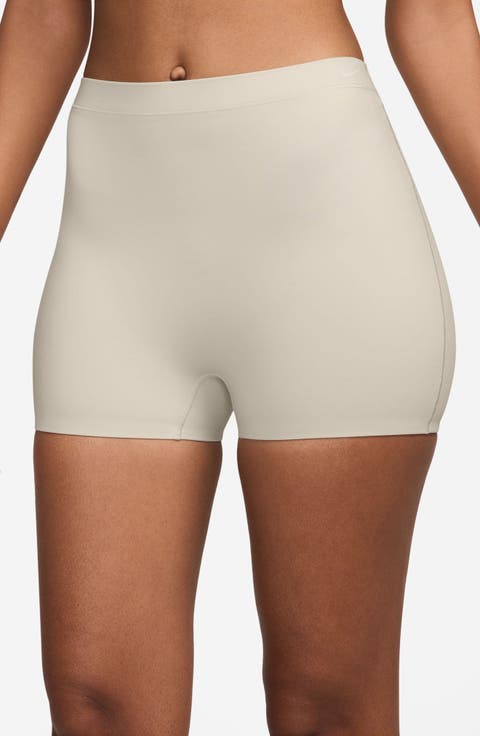 Form Dri-FIT Boy Shorts