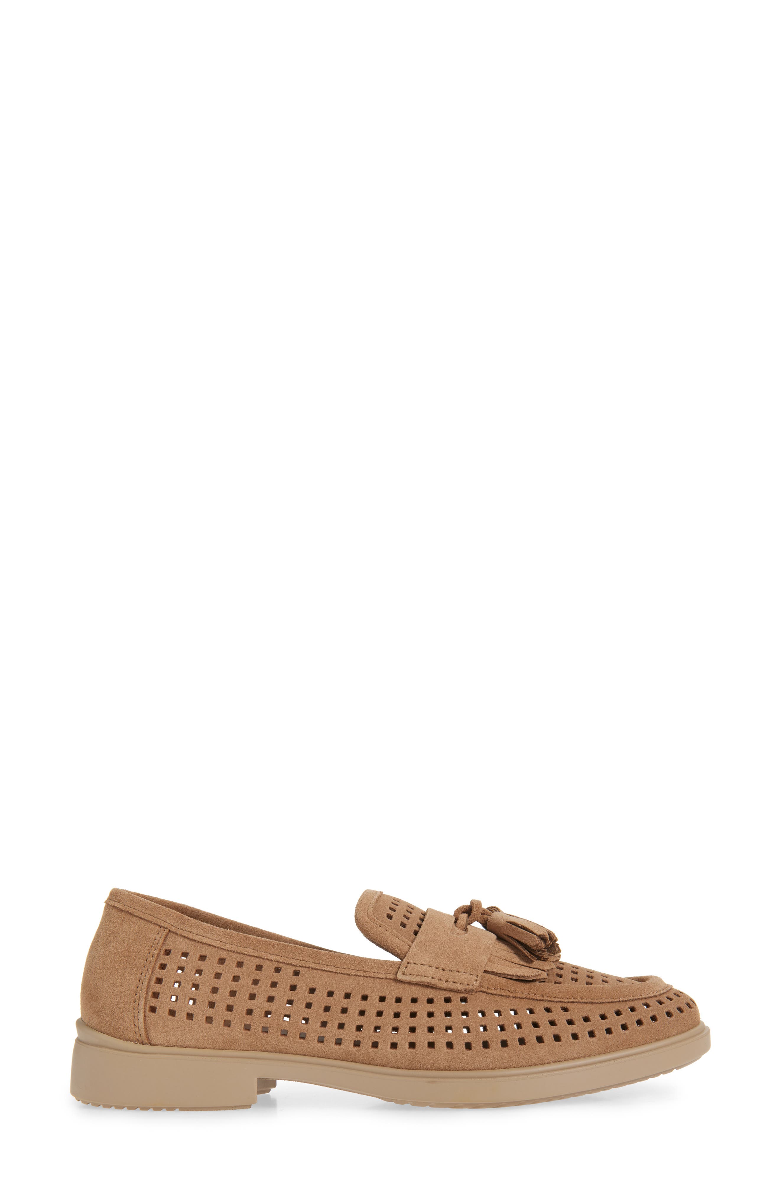 Classic 15 Tassel Loafer, Alternate, color, CAMEL