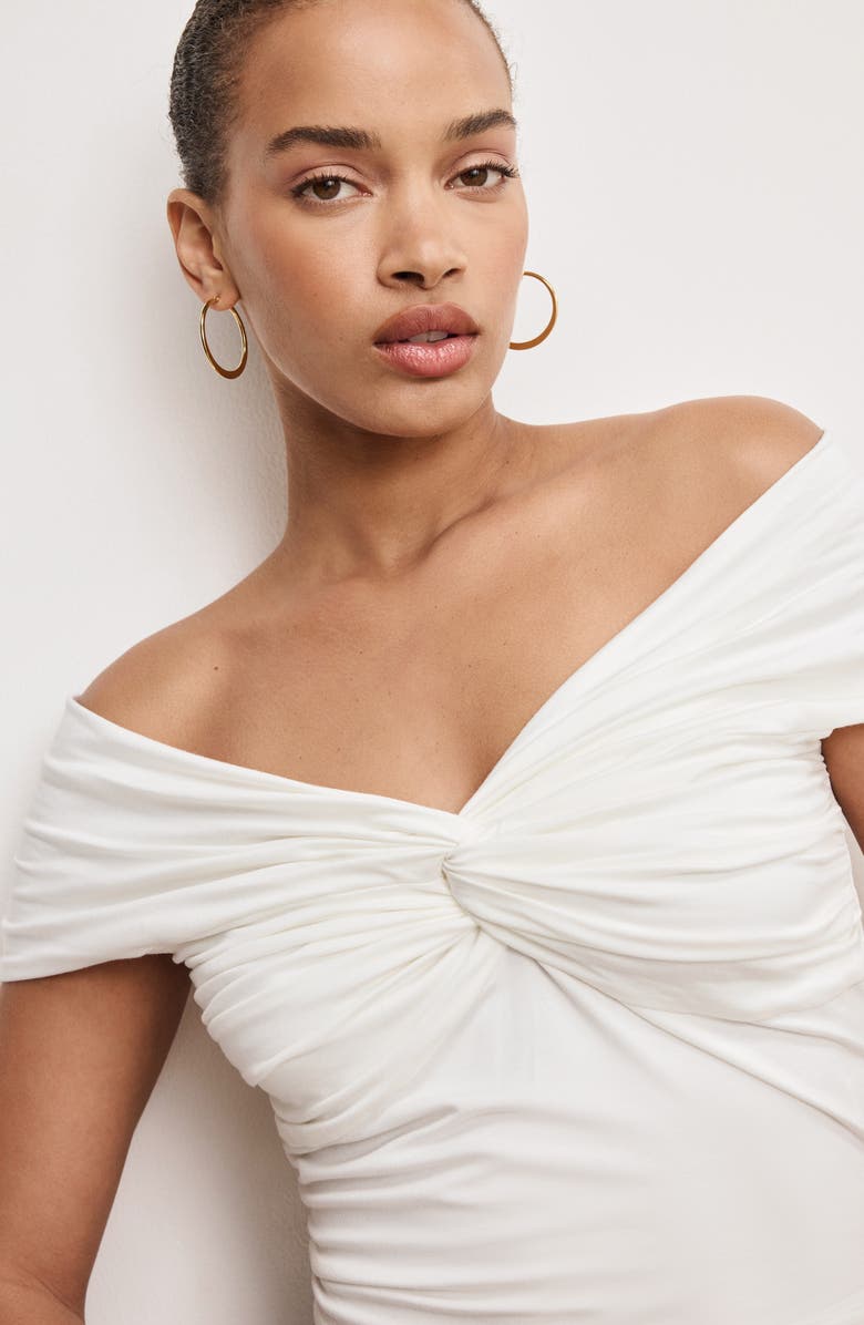 Good American Off the Shoulder Twist Jersey Crop Top, Alternate, color, Cloud White001