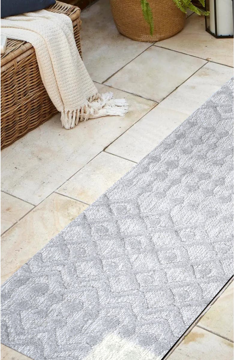 JONATHAN Y Peralta Moroccan Diamond Indoor/Outdoor Area Rug, Alternate, color, Light Gray