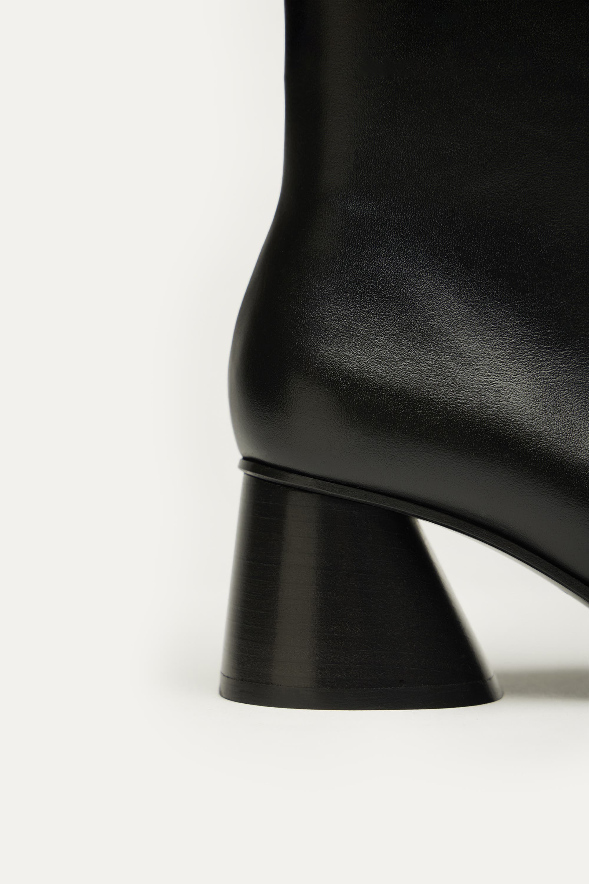 WANT Les Essentiels Holton Smooth Leather Heeled Boots, Alternate, color, Black