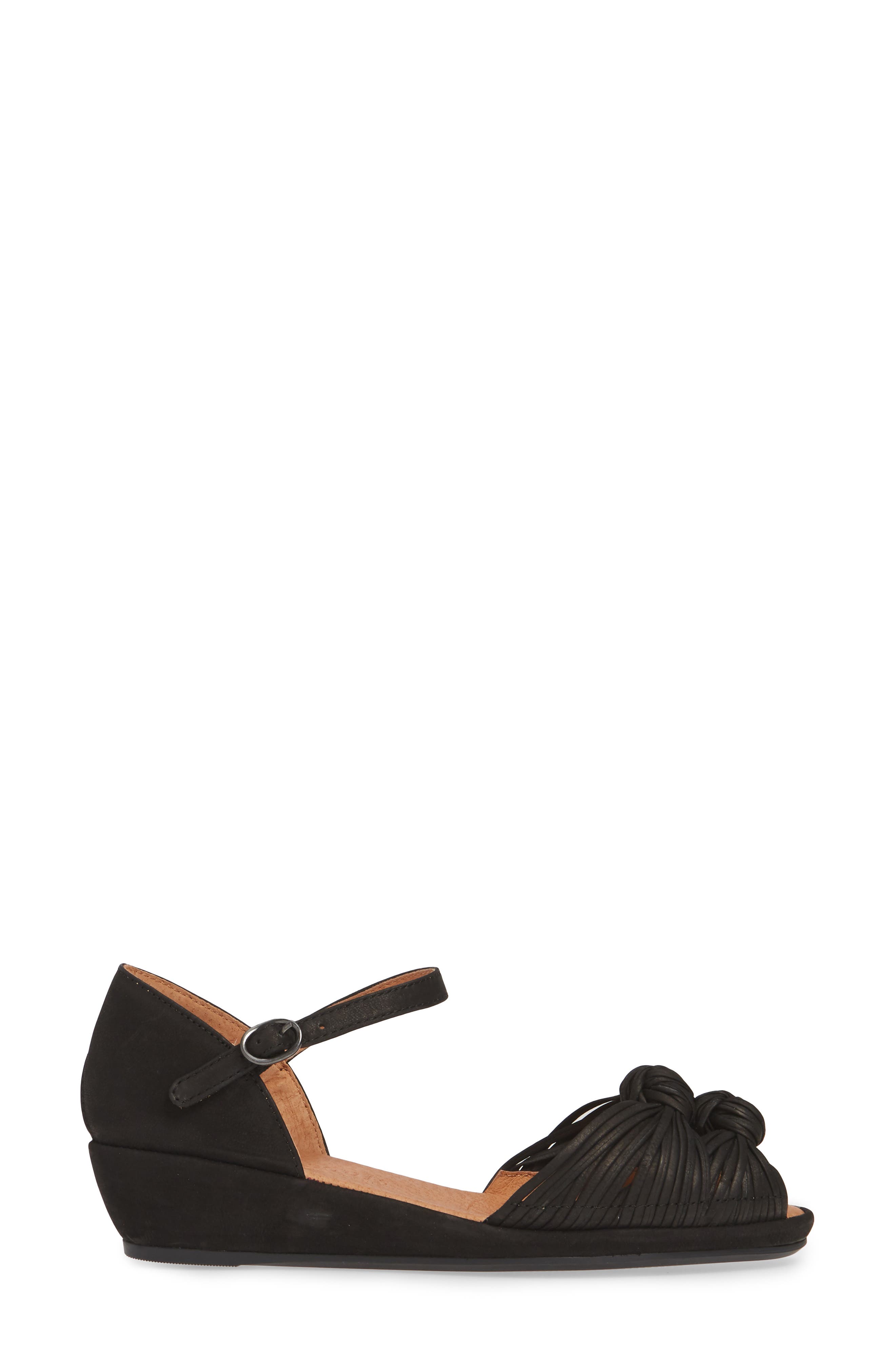 Gentle Souls Signature Lily Knot Sandal, Alternate, color, 