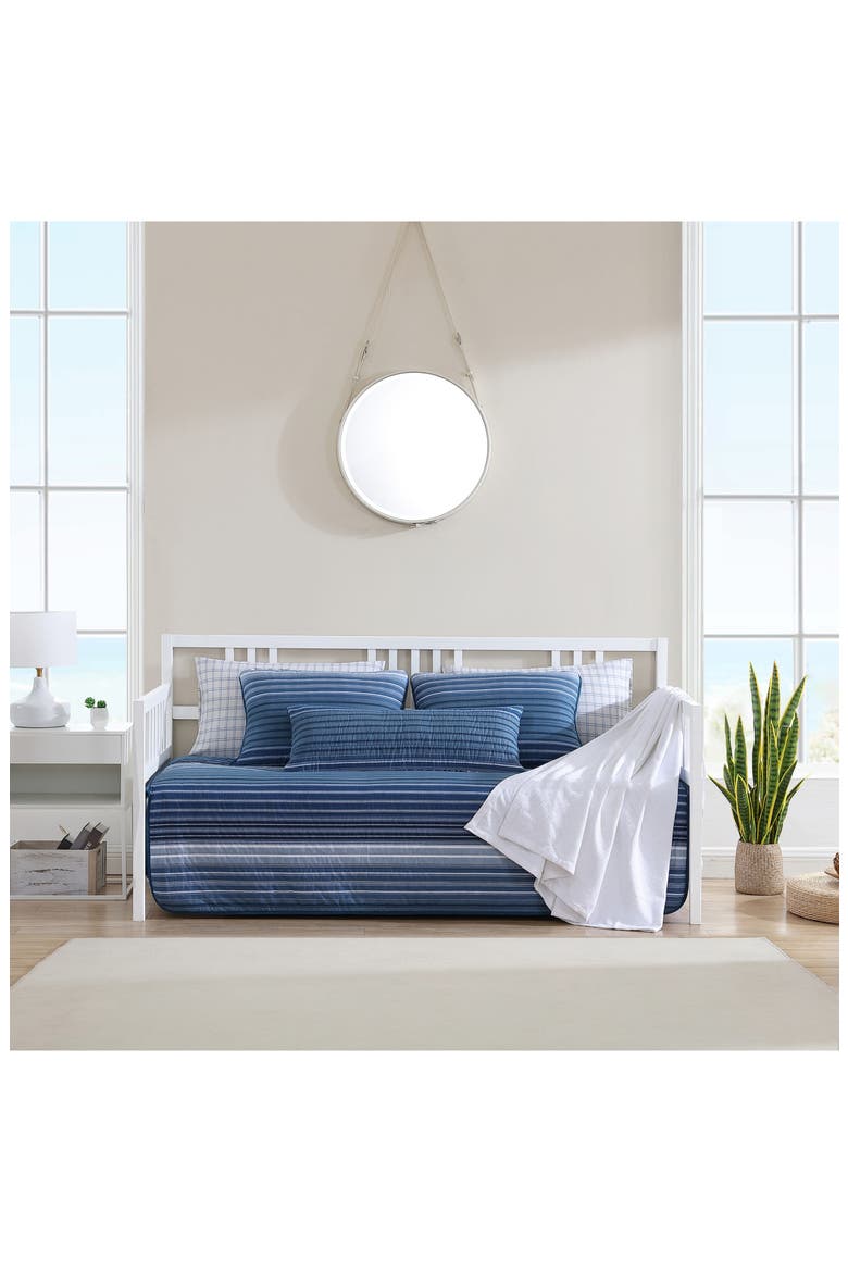 Coveside Daybed Quilt Set, Main, color, BLUE