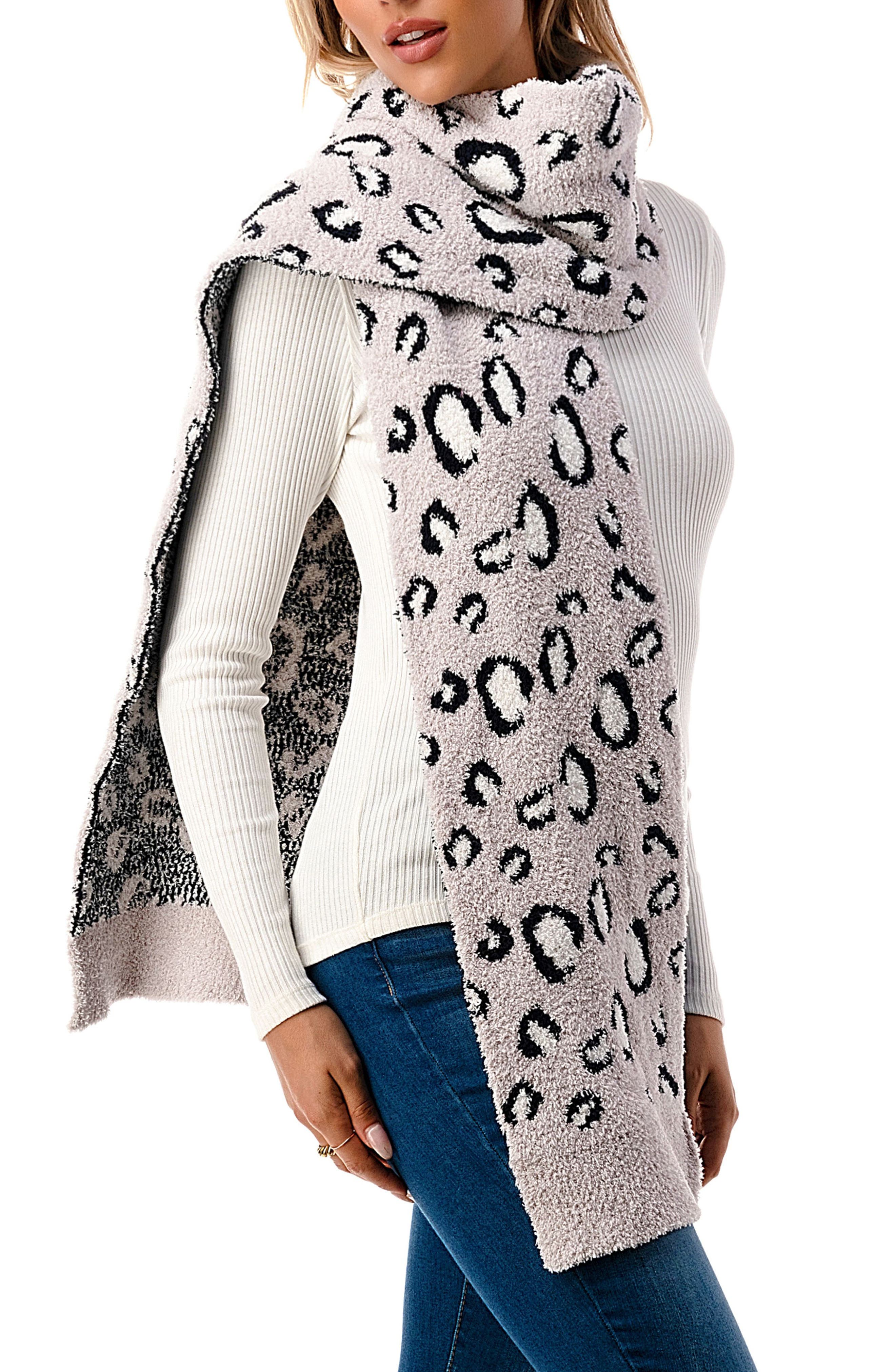 MARCUS ADLER Cheetah Print Cozy Scarf