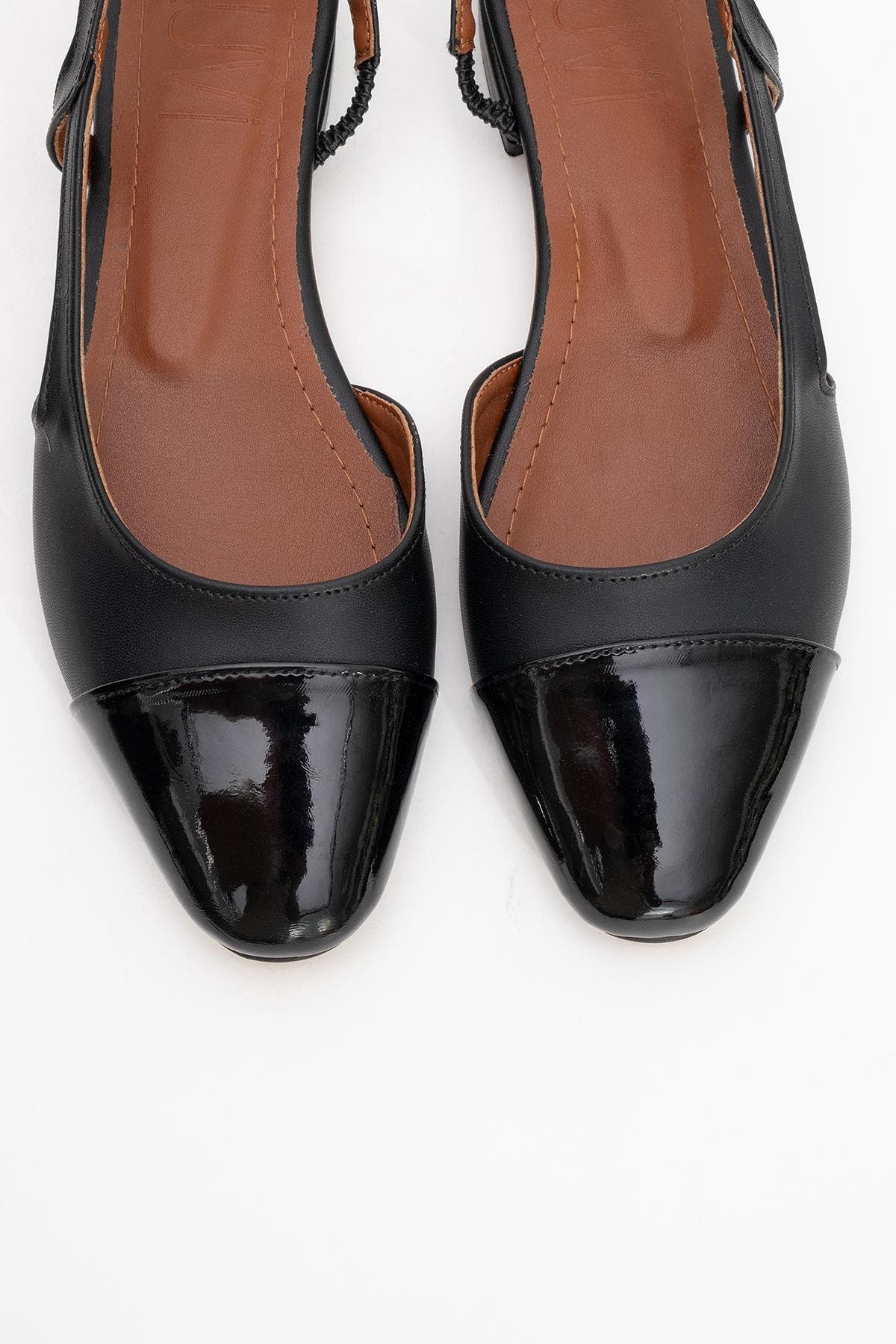 Prologue Shoes Lujo Ballet Flat, Alternate, color, Black