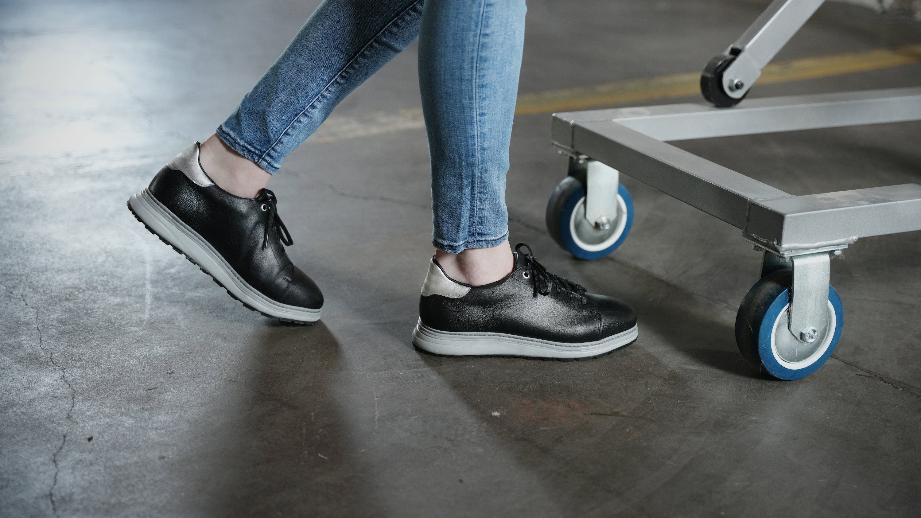 Xena Workwear Rogue Steel Toe Safety Sneaker, Alternate, color, Black