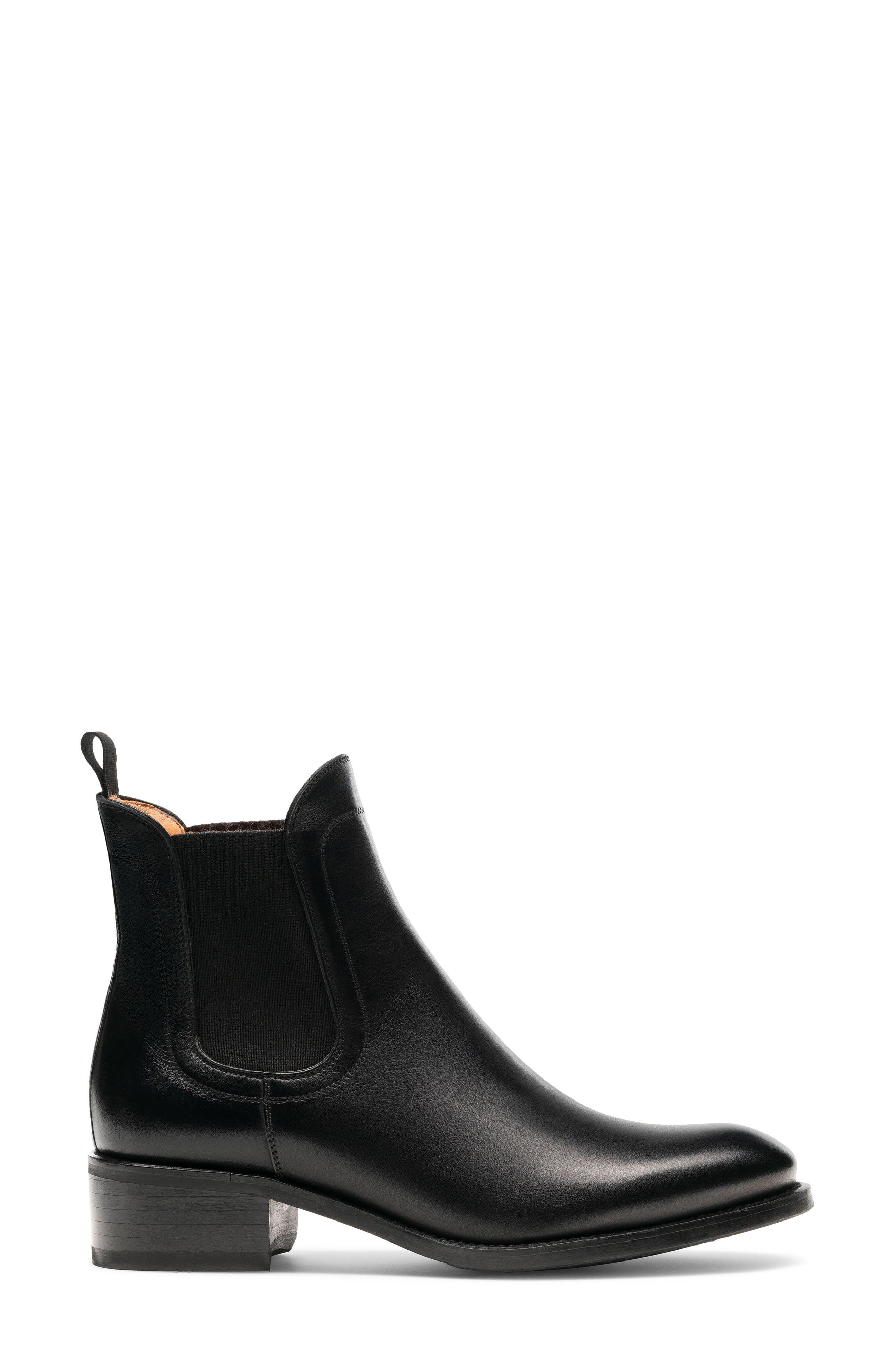Magnanni Delana Chelsea Boot, Alternate, color, Black